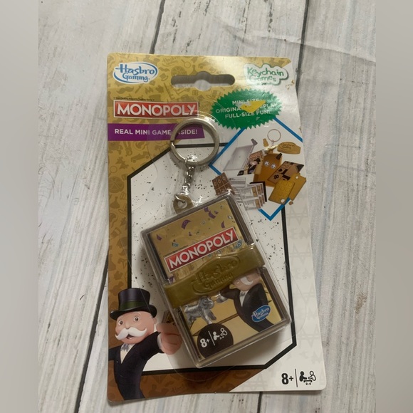 Monopoly  Gold Mini Keychain Real Game Hasbro Gaming Factory Sealed - Picture 1 of 5